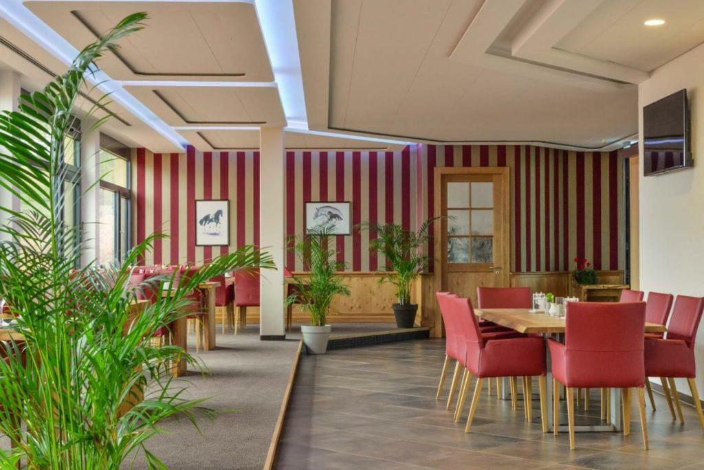 Hotel & Golfrestaurant Gut Wissmannshof Staufenberg  외부 사진